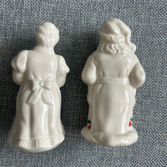 Lenox Holiday Santa and Mrs. Claus Salt And Pepper Set Christmas - Picture 3 of 9